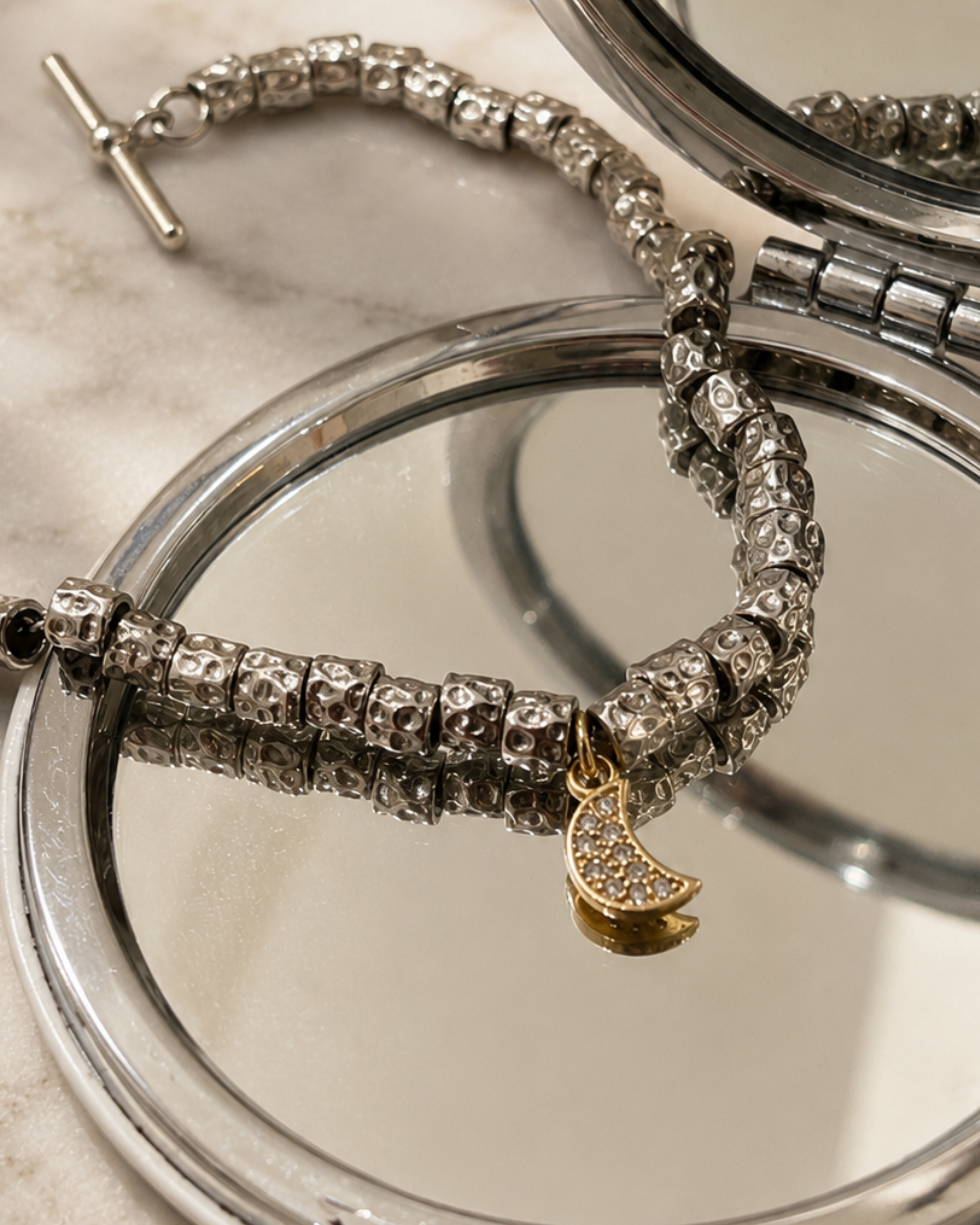Bracciale con petite e mezzaluna