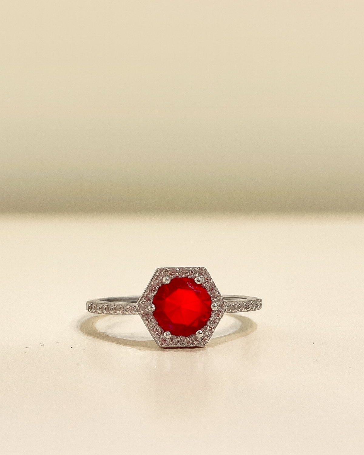 ANELLO AURA TAGLIO ESAGONALE